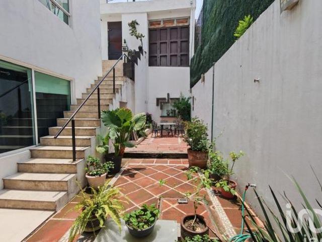 VENTA DE CASA CON SEGURIDAD EN LOMAS DE SAN MATEO