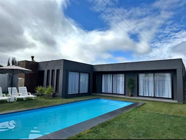 Venta Casa Casablanca frente a al santuario de lo vázquez, a pasos de la ruta 68
