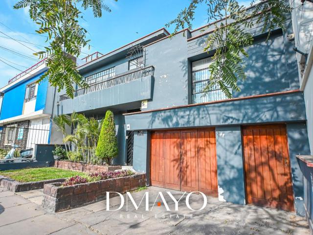 Venta Casa cerca a la Av. Aramburú y Av. Arequipa Miraflores