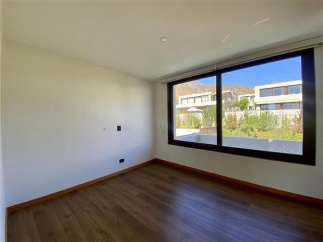 Venta Casa Chamisero Condominio Colina Lincoln Stade Francés | 4 dormitorios por 14600.00 en Colina
