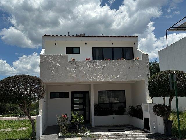 VENTA CASA CIUDAD MADERAS OPORTUNIDAD