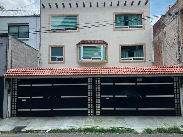Venta casa Colonia Sinatel amplia 4 recamaras con baño patio 2 estacionamientos excelente ubicación