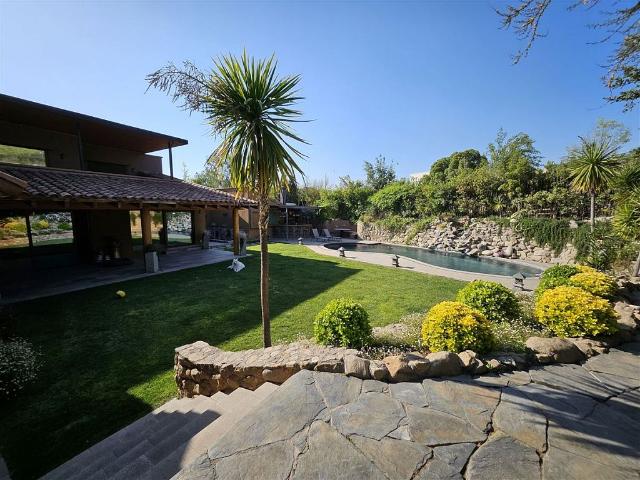 Venta Casa Colina Vida en familia, el escenario perfecto para momentos inolvidables piedra roja chicureo