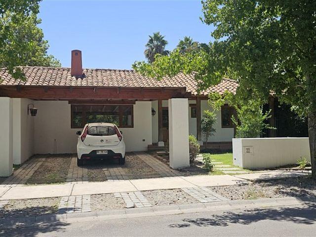 Venta Casa Colina Barrio Las Flores de Piedra Roja