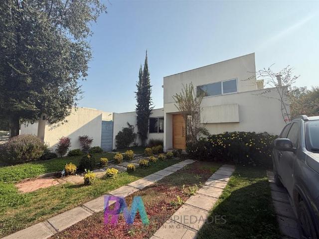 Venta Casa Colina condominio borde blanco