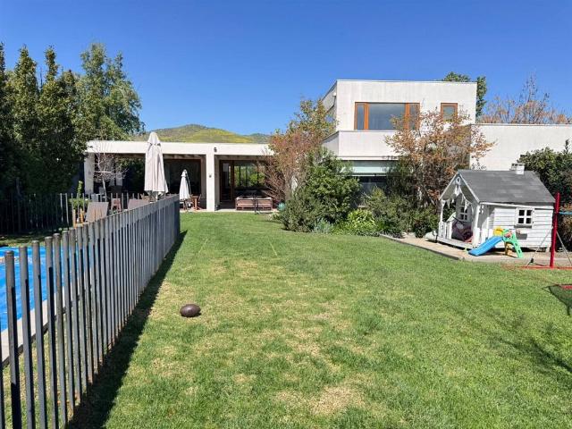Venta Casa Colina Condominio Los Bosques, novación de crédito tasa 1.71%