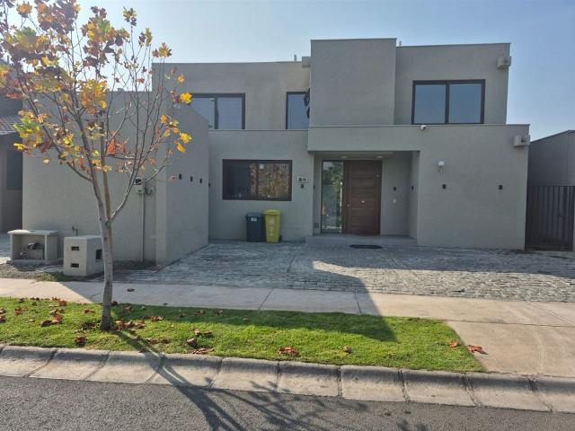 Venta Casa Colina Condominio Valle de los Nogales