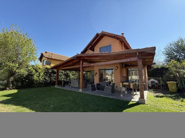 Venta Casa Colina Laguna Ayres de Chicureo
