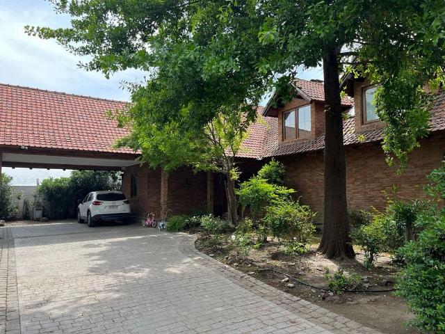 Venta Casa Colina Santa Filomena 11200 condominio Las Pircas