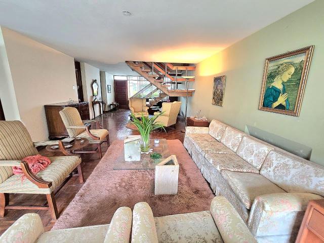 Venta Casa como terreno 308M En La Aurora, Miraflores