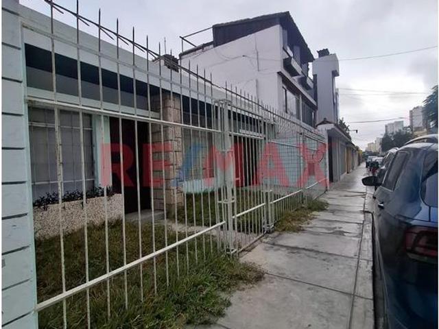 Venta Casa Como Terreno En Pueblo Libre
