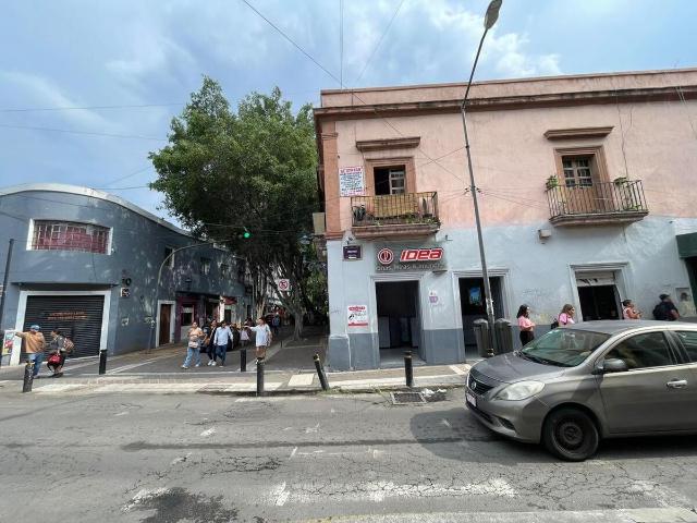 VENTA Casa con 8 locales en C. Galeana, Colonia Centro, Guadalajara
