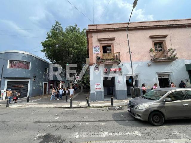 VENTA Casa con 8 locales en C. Galeana, Colonia Centro, Guadalajara