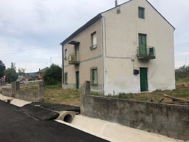 VENTA CASA CON TERRENO EN VILLADEPALOS