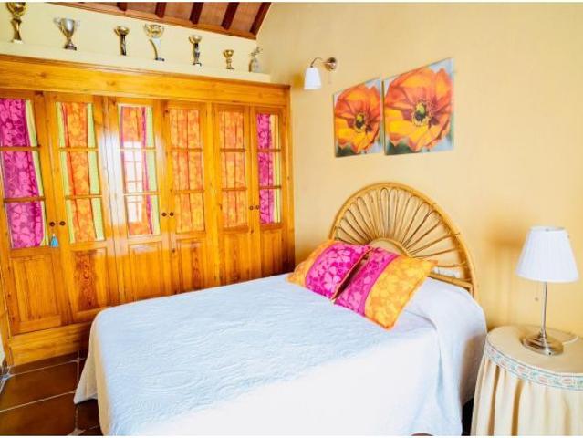 VENTA CASA CON TERRENO, PISICINA Y RESTAURANTE