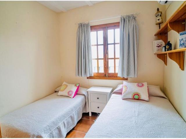 VENTA CASA CON TERRENO, PISICINA Y RESTAURANTE