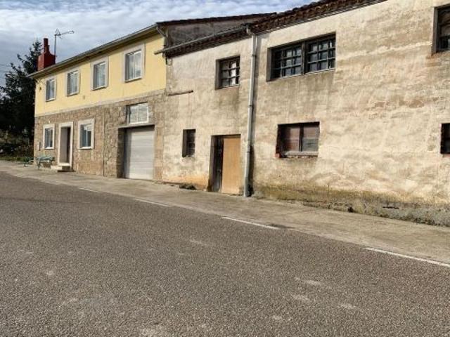 VENTA CASA CON ALMACEN Y TERRENO EN VILLANDIEGO