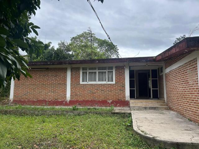 Venta Casa con amplio terreno en El Chico