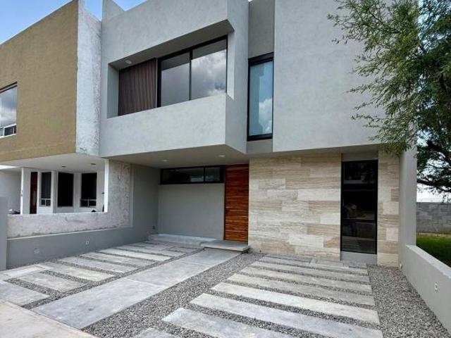 VENTA CASA CON ESTUDIO O CUARTA RECÁMARA EN PLANTA BAJA EN ZEN LIFE I