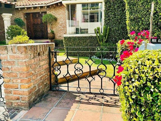 VENTA CASA CON ESTAMPA ?NICA LOMAS DEL SOL INTERLOMAS