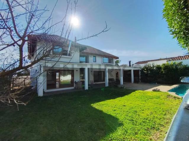 Venta Casa con piscina en Bosques de Montemar | 5 dormitorios por 19500.00 en Concón