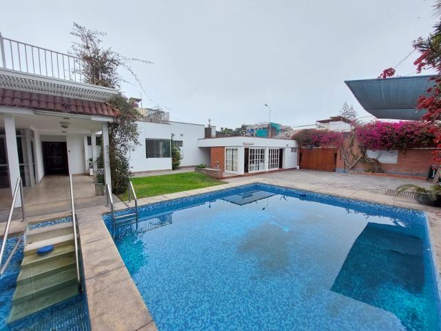Venta Casa con piscina en San Borja, Monterrico Norte