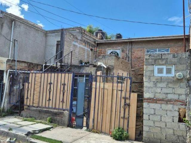 CASA DUPLEX EN VENTA A MEDIA CUADRA DE JUAN GIL PRECIADO ZAPOPAN