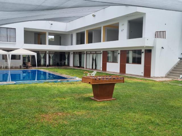 Venta casa de campo en Huaral con Piscina 5B 8H cochera