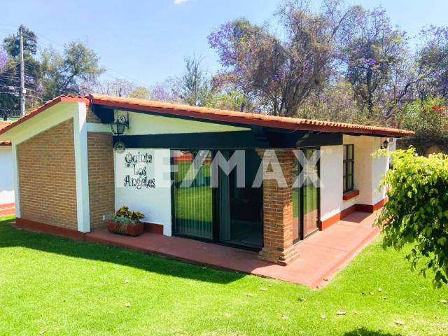 VENTA Casa de Descanso en Ixtapan de la Sal con alberca y jacuzzi en condominio privado