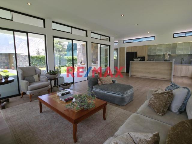 Venta Casa De Estreno Con Piscina En Condominio La Quebrada – Cieneguilla