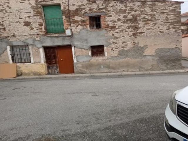 VENTA CASA DE PUEBLO EN BERNARDOS. SEGOVIA