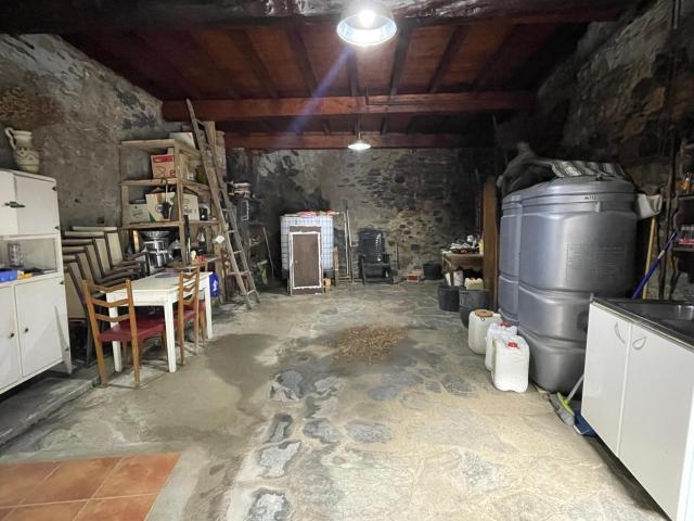 VENTA CASA DE PIEDRA EN VALDEFRANCOS EL BIERZO