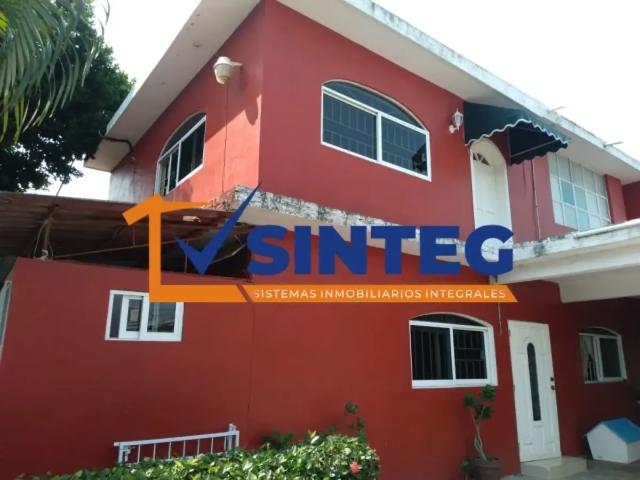 VENTA CASA DE 2 PLANTAS COL. CHAPULTEPEC, POZA RICA