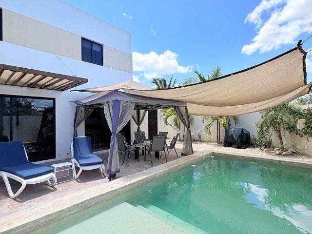 VENTA CASA DE 3 RECAMARAS ALBERCA Y AMPLIO PATIO EN PRIVADA PUERTO LINDO CON AMENIDADES CHELEM
