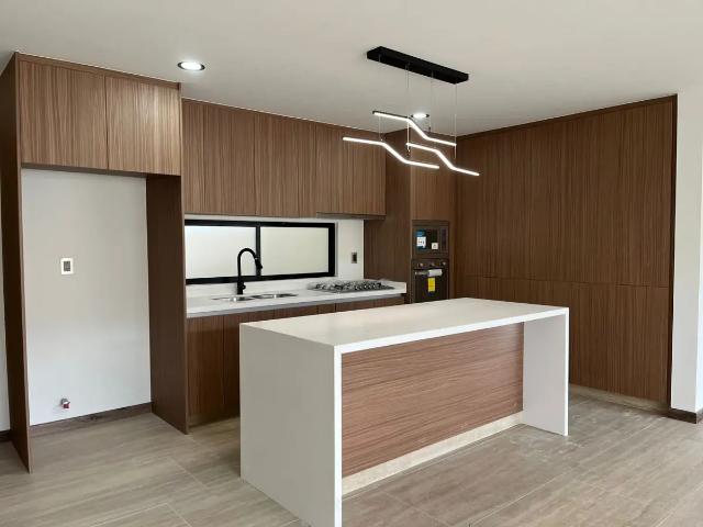 VENTA CASA EN ALTO LAGO