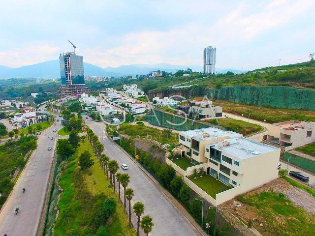 Venta Casa en Bugambilias y Alcatraces en Bosque Real
