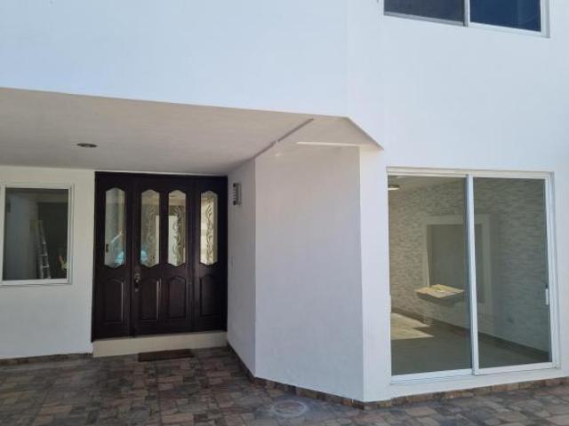 VENTA CASA EN BOSQUES DE AMALUCAN