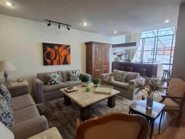 VENTA CASA EN BOSQUES DE LA HERRADURA CON JARDIN DE 220M2