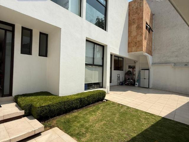 VENTA CASA EN CALLE CERRADA LOMAS DE LAS AGUILAS