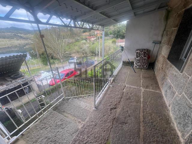 VENTA CASA EN CASTRELO DE MIÑO