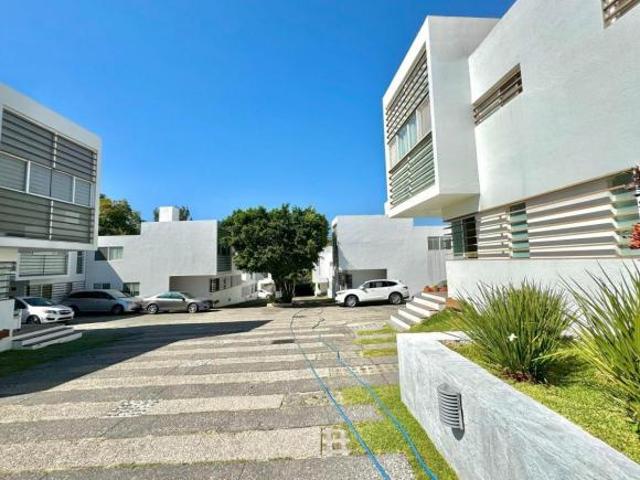VENTA CASA EN CHAPULTEPEC ALBERCA GIMNASIO SEGURIDAD 24/7