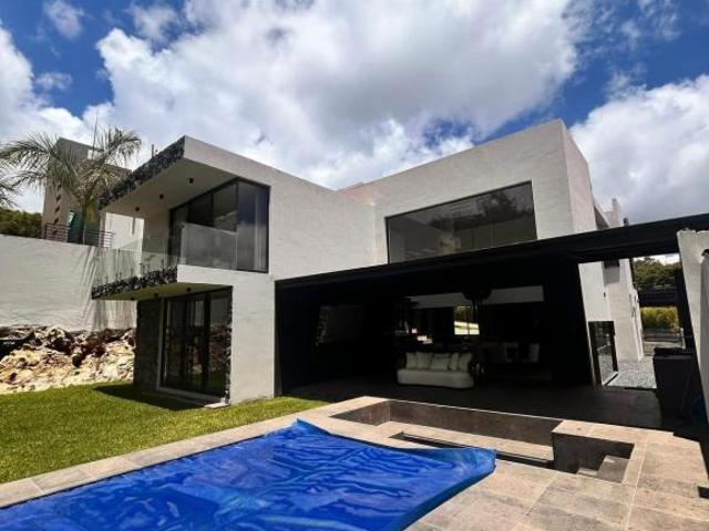 VENTA Casa en CLUB DE GOLF LA GRAN RESERVA Ixtapan de la Sal, Estado de México con ALBERCA Y SPA