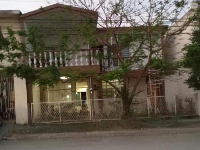 Venta Casa en Col Azteca Gpe NL