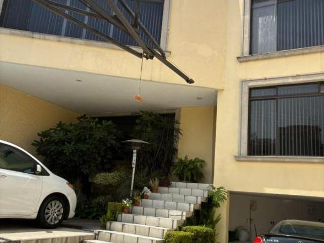VENTA CASA EN COLINAS DEL BOSQUE