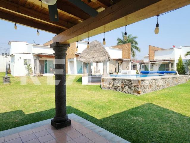 Venta casa en condominio con alberca
