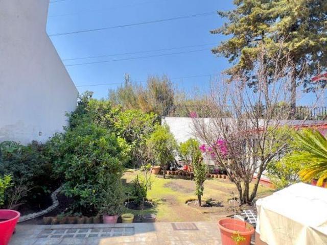 VENTA CASA EN CONDOMINIO CON JARDIN PRIVADO Y ALBERCA, SEGURIDAD MUCHA LUZ Y SOL EN 3 NIVELES