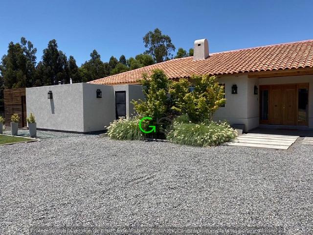 VENTA CASA EN CONDOMINIO DE ZAPALLAR EN CURICO