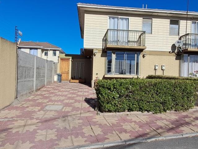 VENTA CASA EN CONDOMINIO EN CIUDAD SATÉLITE MAIPU