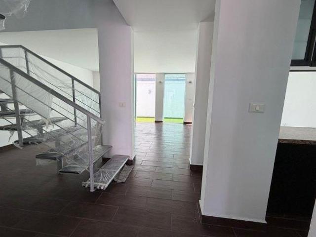 Venta casa en condominio Oasis con alberca en Jardines de la Hacienda Querétaro