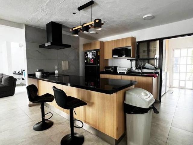 VENTA CASA EN CORRAL DE BARRANCOS AL NORTE DE LA CIUDAD CE